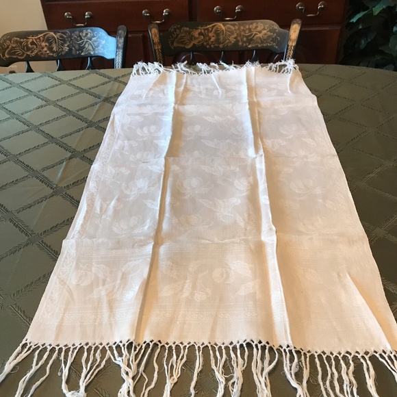 Vintage Table Linens - Picture 9 of 11